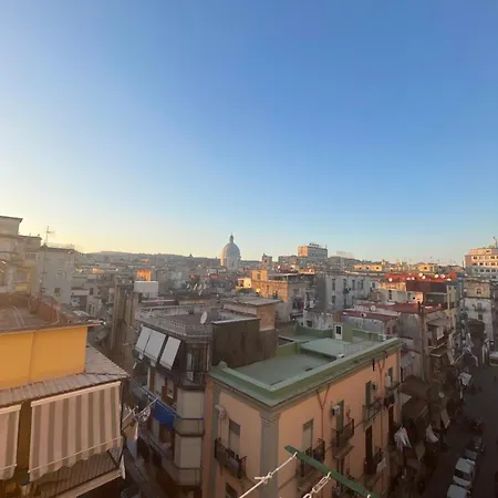 Sunny Suite Napoli - Jacuzzi Romantic Rooms Near Central Station & Historic Center Nocleg ze śniadaniem