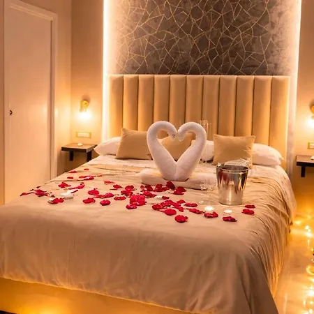 Sunny - Jacuzzi Romantic Near Station & Historic Center Neapel