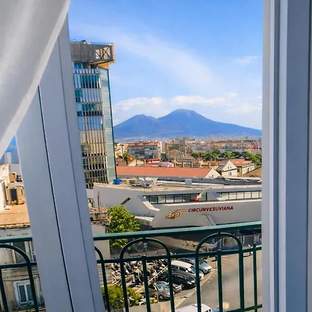 Sunny - Jacuzzi Romantic Near Station & Historic Center 4* Neapel
