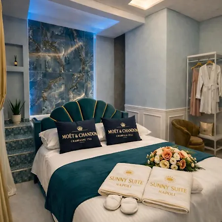 Sunny - Jacuzzi Romantic Near Station & Historic Center 4* Neapel