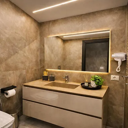 Sunny - Jacuzzi Romantic Near Station & Historic Center Neapel