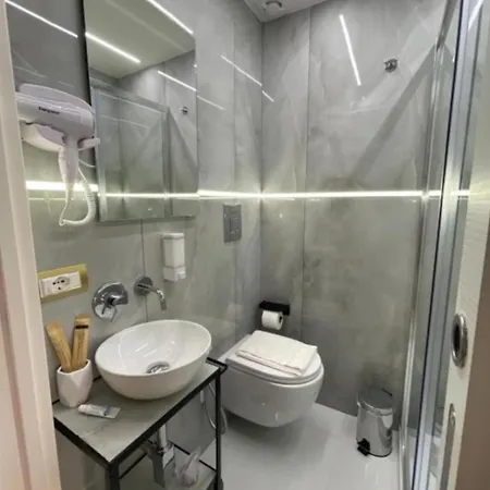 Sunny - Jacuzzi Romantic Near Station & Historic Center 4* Neapel