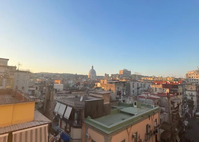 Sunny Suite Napoli - Jacuzzi Romantic Rooms Near Central Station & Historic Center Nocleg ze śniadaniem