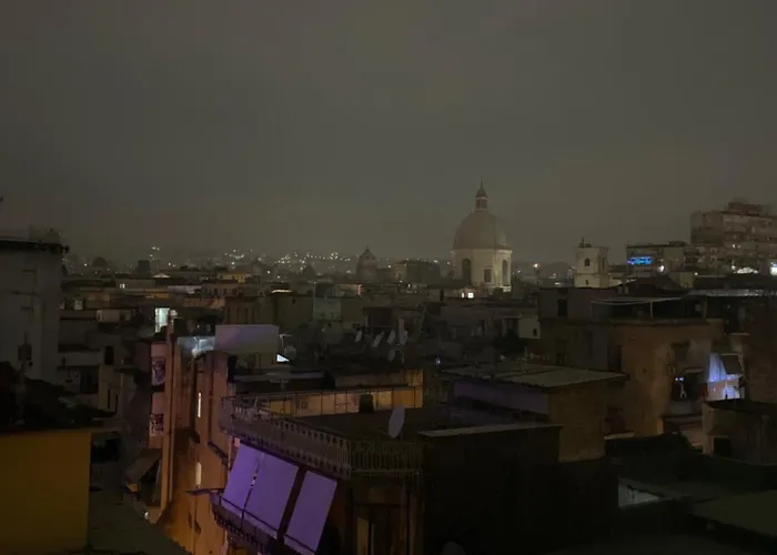 Sunny Suite Napoli - Jacuzzi Romantic Rooms Near Central Station & Historic Center