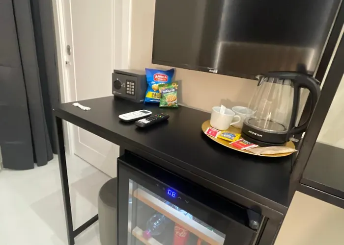 Nocleg ze śniadaniem Sunny Suite Napoli - Jacuzzi Romantic Rooms Near Central Station & Historic Center Neapol