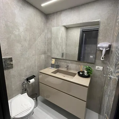 לינה וארוחת בוקר Sunny 4*